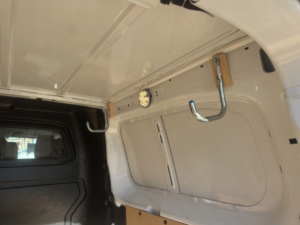 VE7VEAHKBM7809671_33_converted