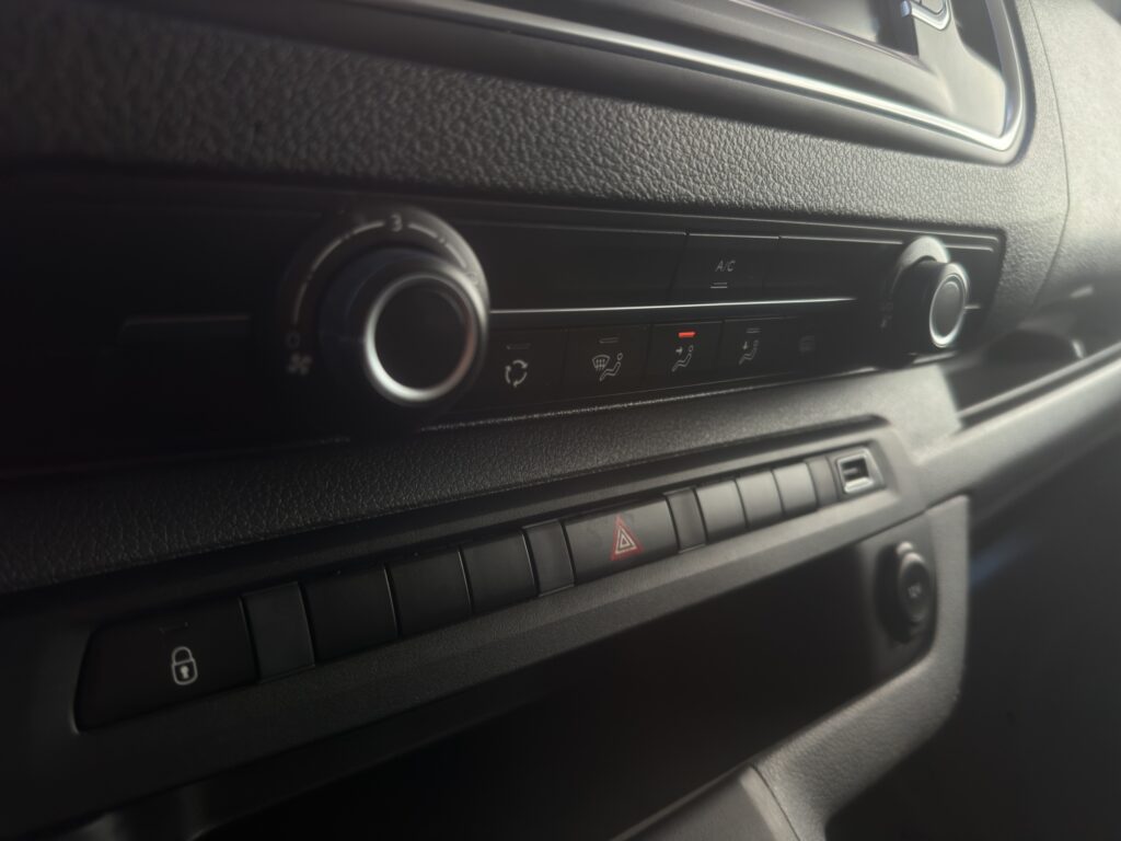 VF3VFAHK8M7844755_24_converted