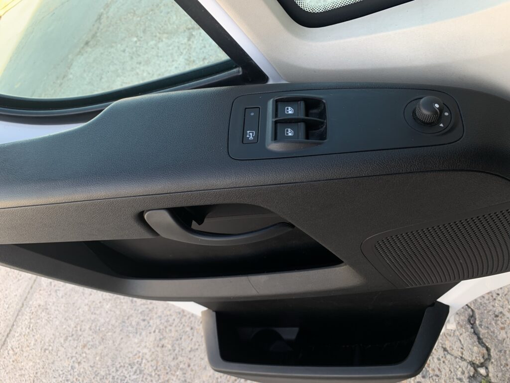 VF3YDBNFC12T72124_12_converted