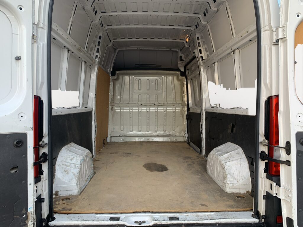 VF3YDBNFC12T72124_19_converted