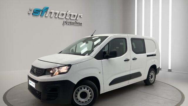 VR3EFYHYCMJ745750_02_converted