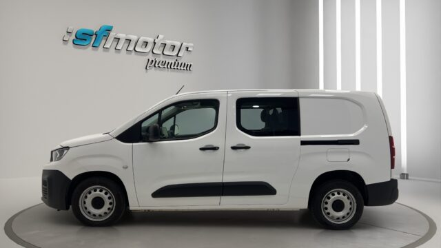 VR3EFYHYCMJ745750_03_converted