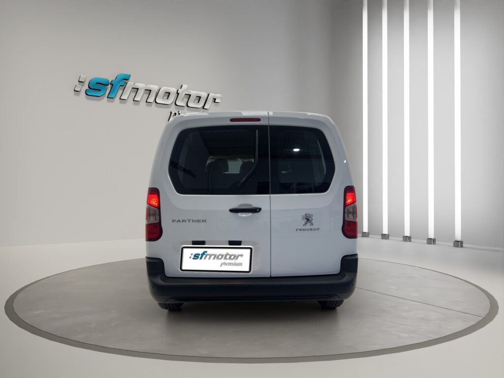 VR3EFYHYCMJ745750_05_converted