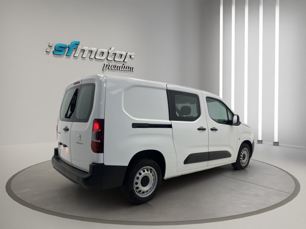 VR3EFYHYCMJ745750_06_converted