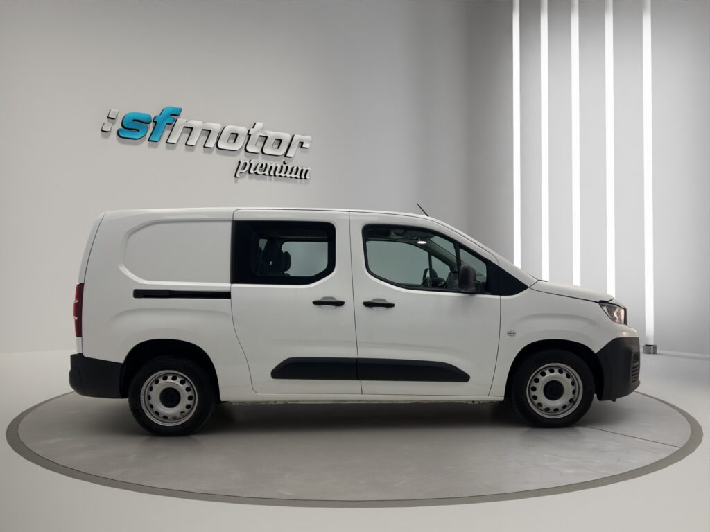 VR3EFYHYCMJ745750_07_converted