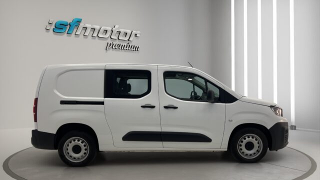 VR3EFYHYCMJ745750_07_converted