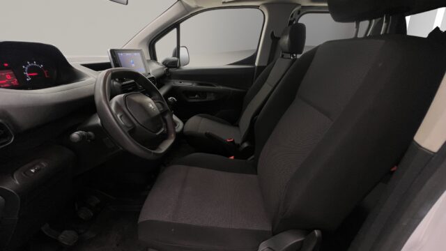 VR3EFYHYCMJ745750_09_converted