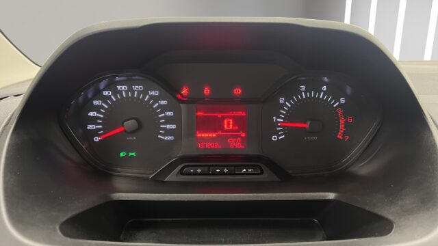 VR3EFYHYCMJ745750_11_converted