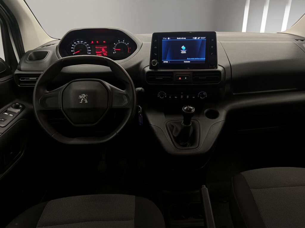 VR3EFYHYCMJ745750_14_converted