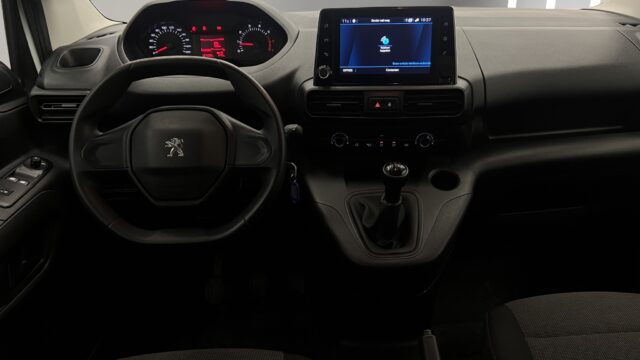 VR3EFYHYCMJ745750_14_converted