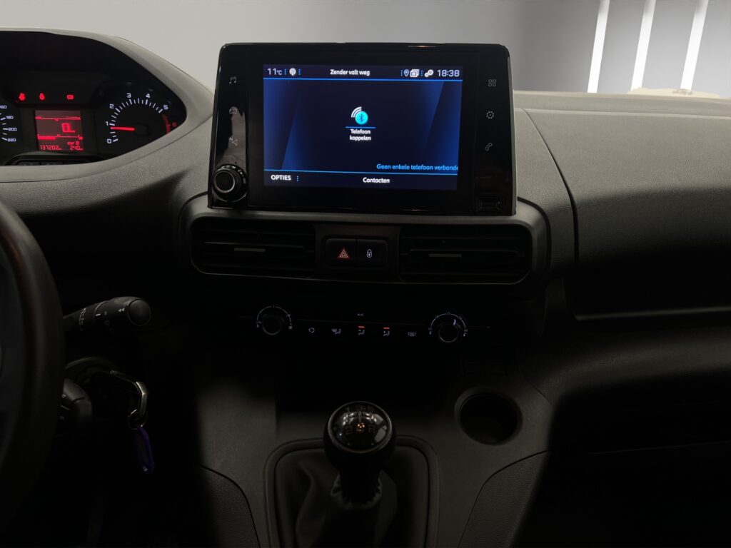 VR3EFYHYCMJ745750_15_converted