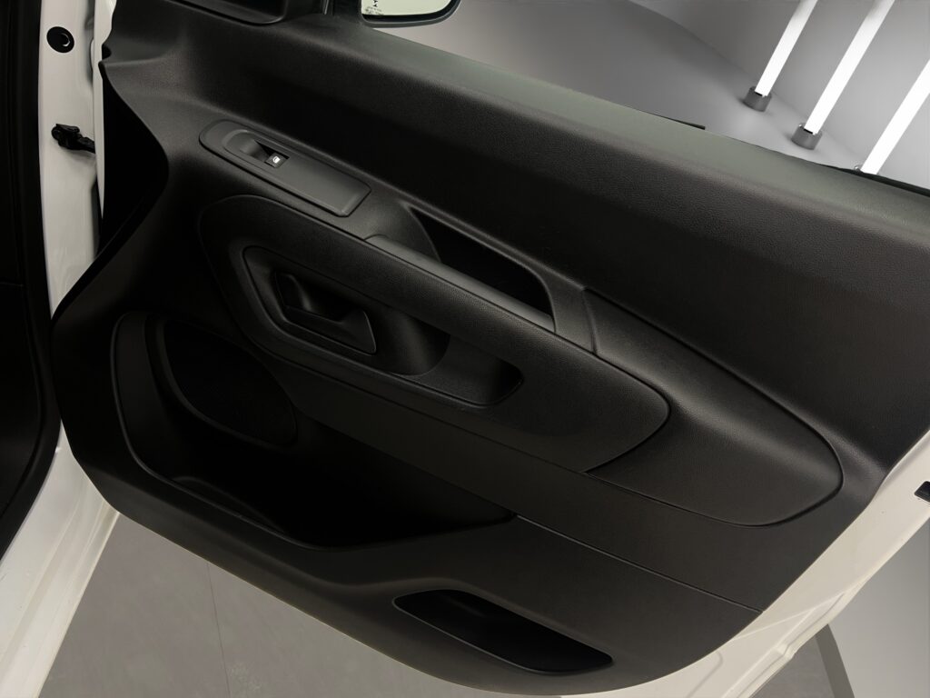 VR3EFYHYCMJ745750_17_converted