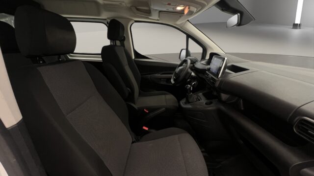 VR3EFYHYCMJ745750_18_converted