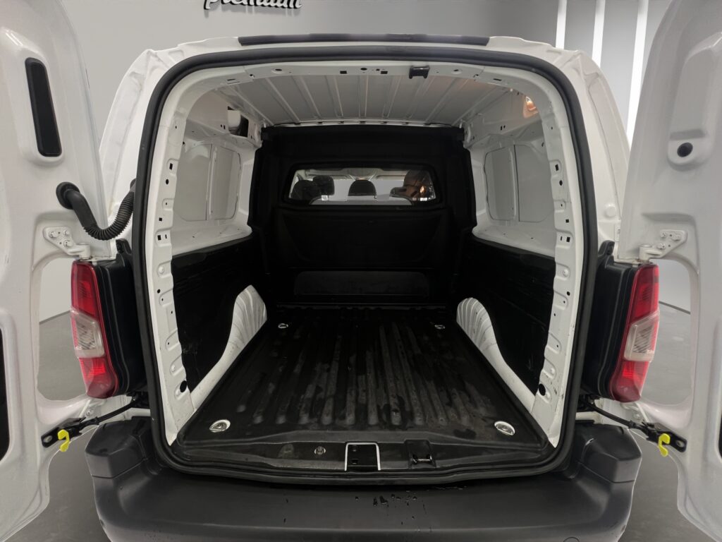 VR3EFYHYCMJ745750_20_converted