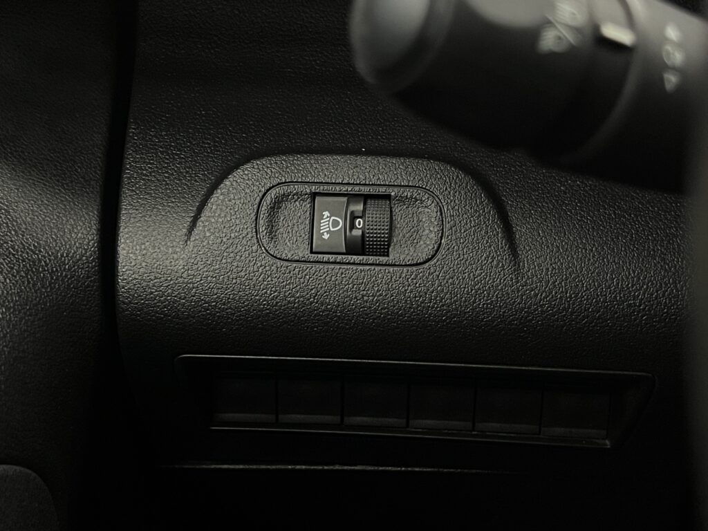 VR3EFYHYCMJ745750_26_converted