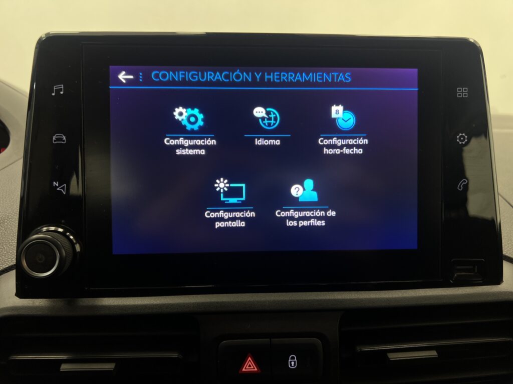 VR3EFYHYCMJ745750_28_converted