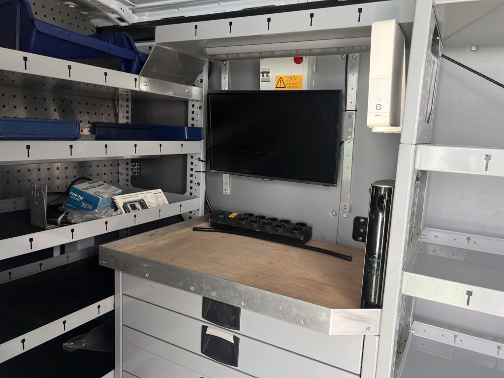 WF0XXXTTGXKD80642_23_converted