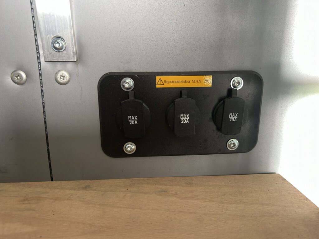 WF0XXXTTGXKD80642_24_converted