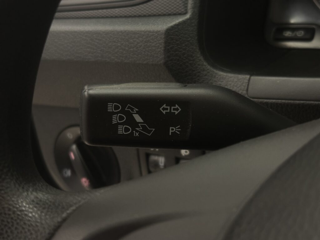 WW1ZZZ2KZLX111785_20_converted