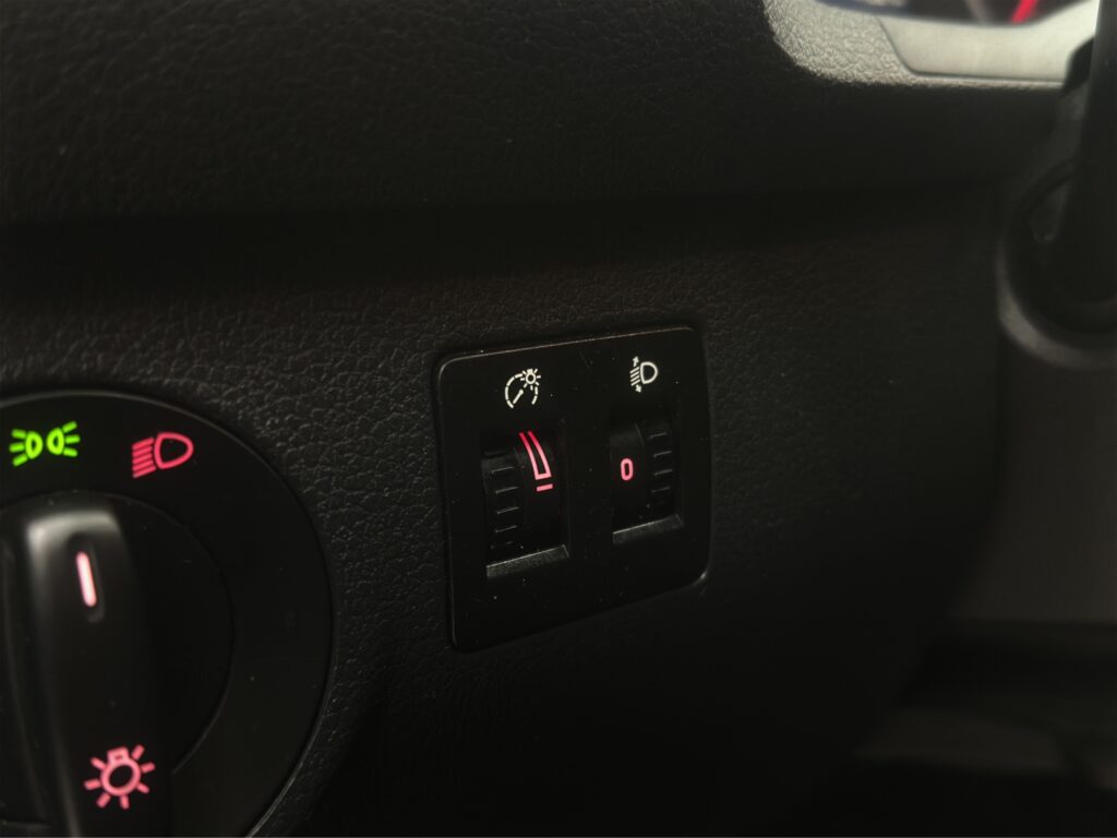 WW1ZZZ2KZLX111785_27_converted