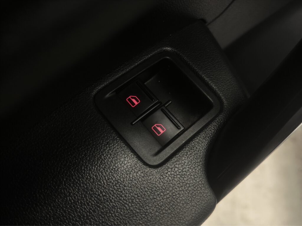 WW1ZZZ2KZLX111785_28_converted