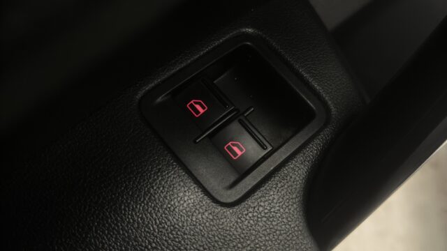 WW1ZZZ2KZLX111785_28_converted